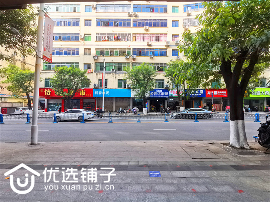 南外南坝小学40平餐饮店转让水电气三通